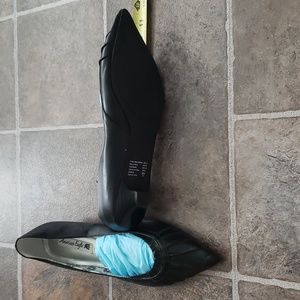 NWOT AMERICAN EAGLE BLACK KITTEN HEEL SIZE 11
